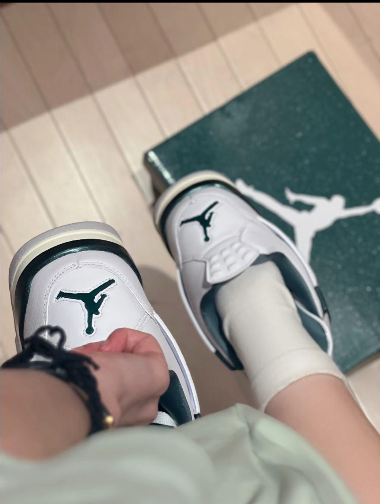 甜酷穿搭密码:AJ4白绿才是万能搭配神器